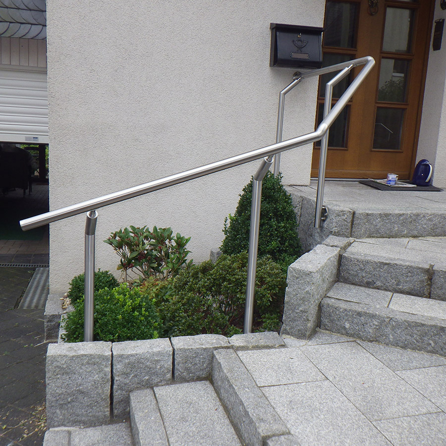 treppe_eingang_gelaender